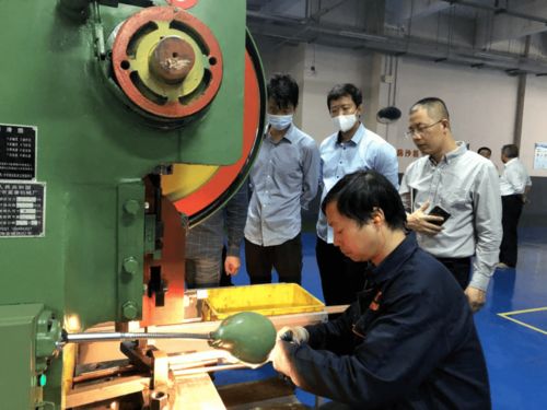 長江有色網(wǎng)組織銅企業(yè)家到鷹潭高新技術開發(fā)區(qū)銅企業(yè)調(diào)研